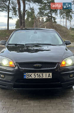 Хэтчбек Ford Focus 2007 в Вараше