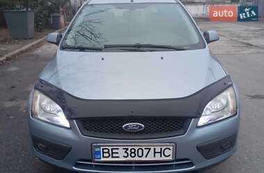 Хэтчбек Ford Focus 2006 в Новом Буге