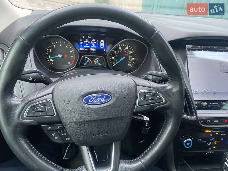 Хэтчбек Ford Focus 2016 в Киеве