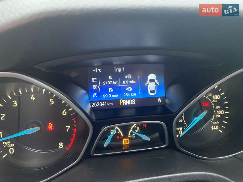 Хэтчбек Ford Focus 2016 в Киеве