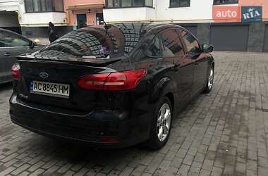 Седан Ford Focus 2015 в 