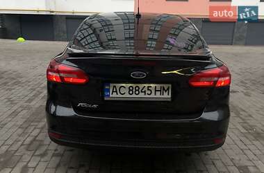 Седан Ford Focus 2015 в 