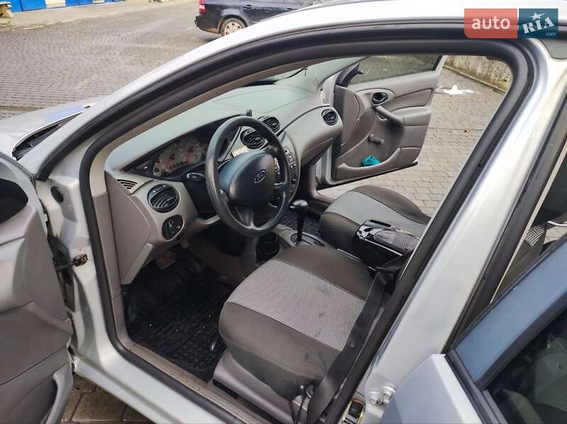 Седан Ford Focus 2003 в Долине