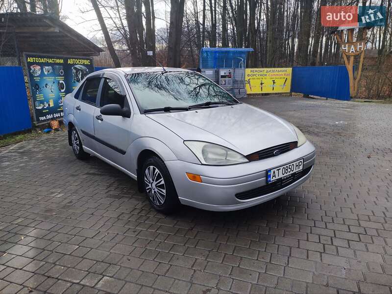 Седан Ford Focus 2003 в Долине