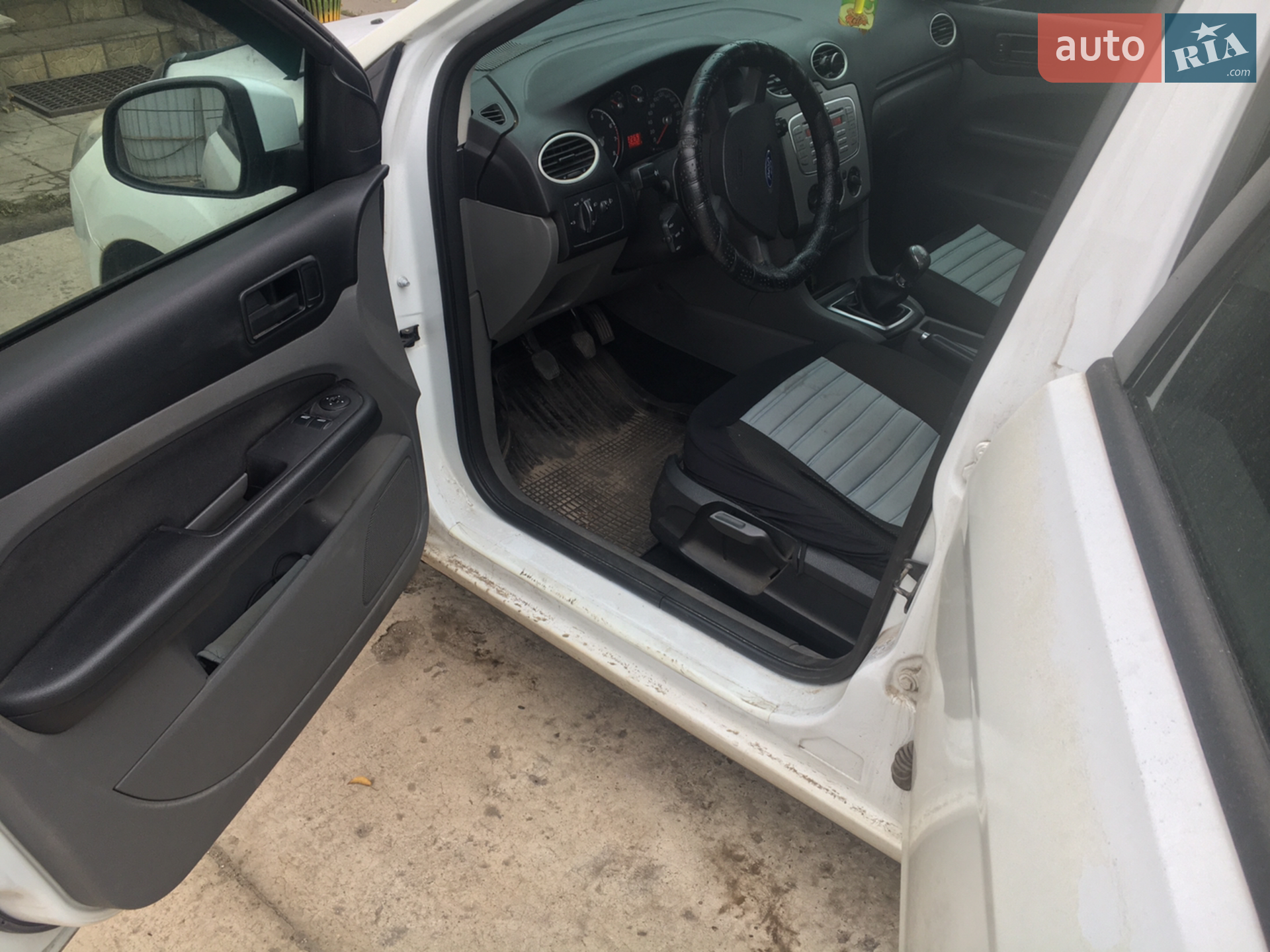 2010 Ford Focus - мініатюра 3