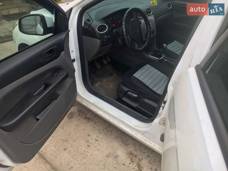 Хетчбек Ford Focus 2010 в Українці