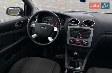 Хэтчбек Ford Focus 2007 в 