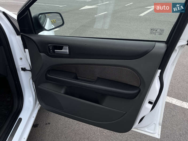 Хэтчбек Ford Focus 2007 в Львове