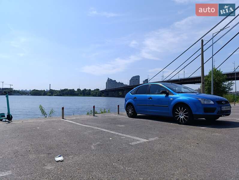 Хэтчбек Ford Focus 2005 в Киеве