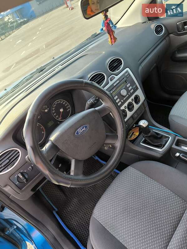 Хэтчбек Ford Focus 2005 в Киеве