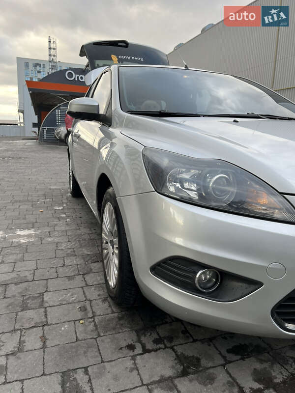 Хэтчбек Ford Focus 2010 в Львове