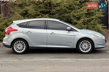 Хэтчбек Ford Focus 2014 в 