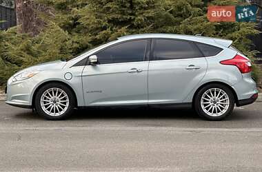 Хэтчбек Ford Focus 2014 в 