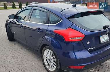 Хэтчбек Ford Focus 2016 в Каменец-Подольском