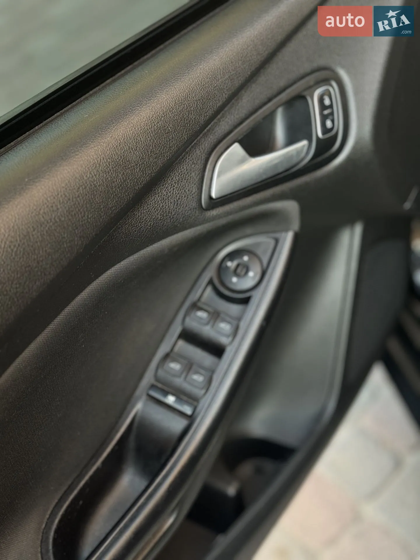 2016 Ford Focus - мініатюра 19