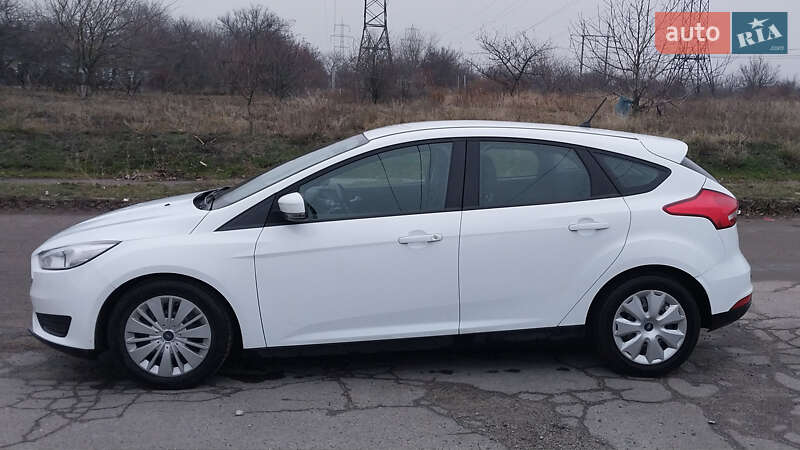 Хэтчбек Ford Focus 2017 в Днепре