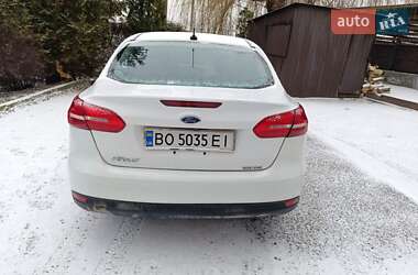 Седан Ford Focus 2015 в 