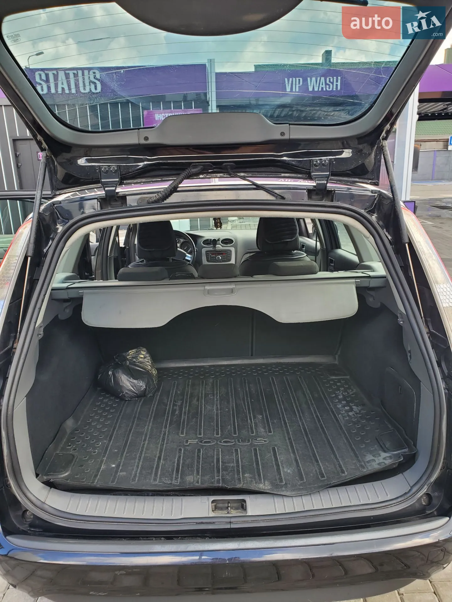 2010 Ford Focus - мініатюра 11
