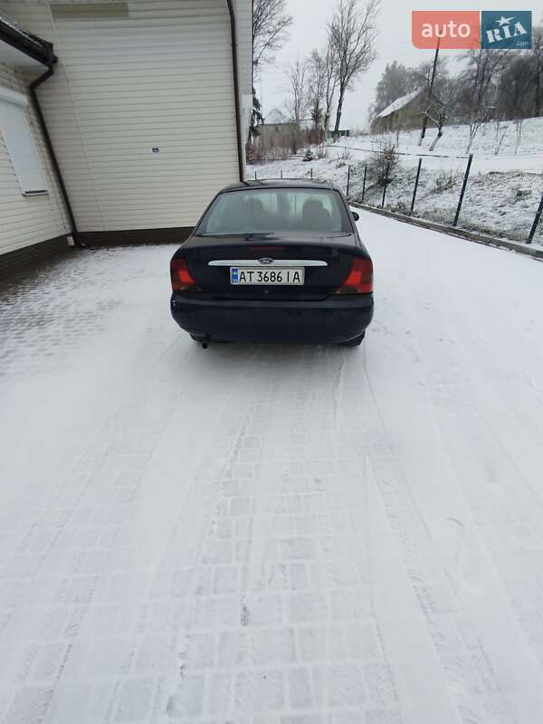 Седан Ford Focus 2004 в Коломиї