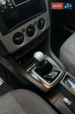 Хэтчбек Ford Focus 2006 в 