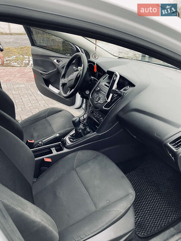 Седан Ford Focus 2015 в Здолбунове