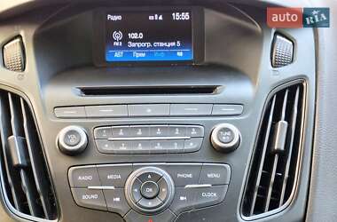 Седан Ford Focus 2015 в 