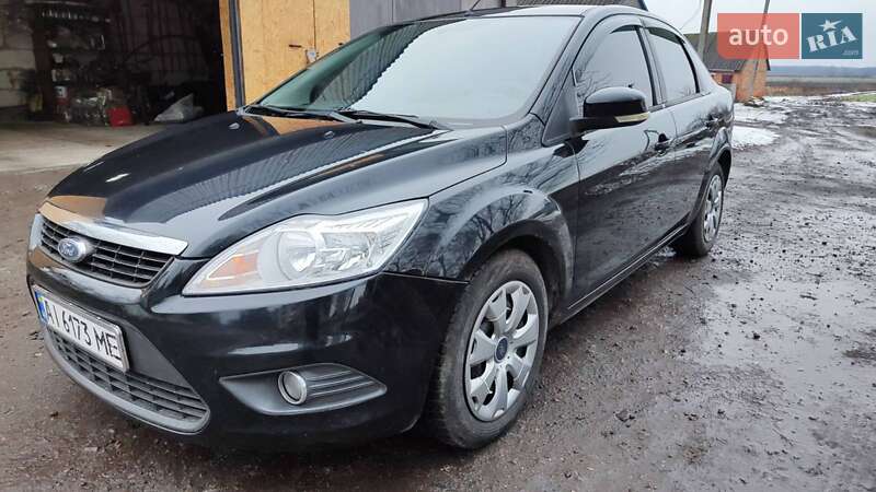 Седан Ford Focus 2011 в Березане