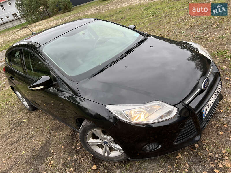 Хэтчбек Ford Focus 2014 в Киеве