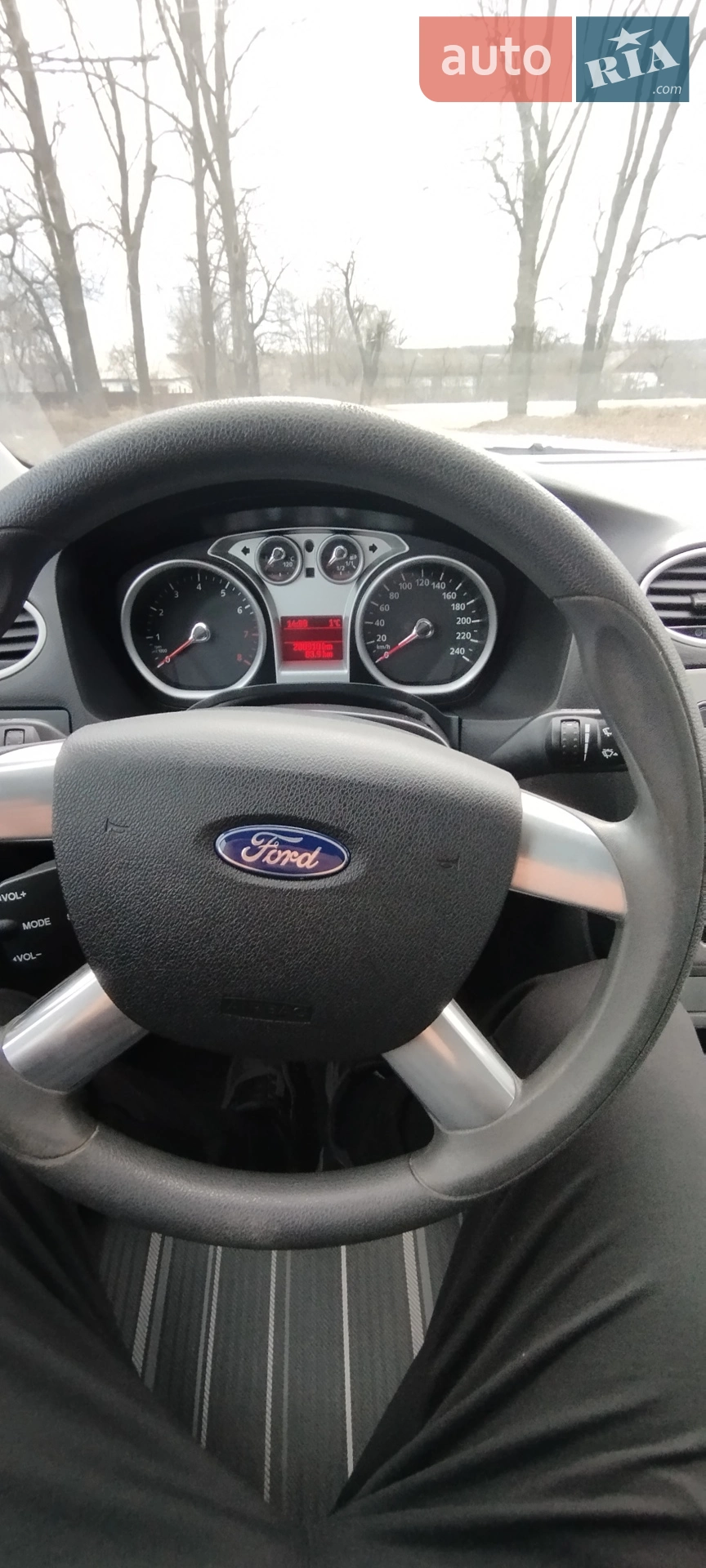 2010 Ford Focus - мініатюра 9