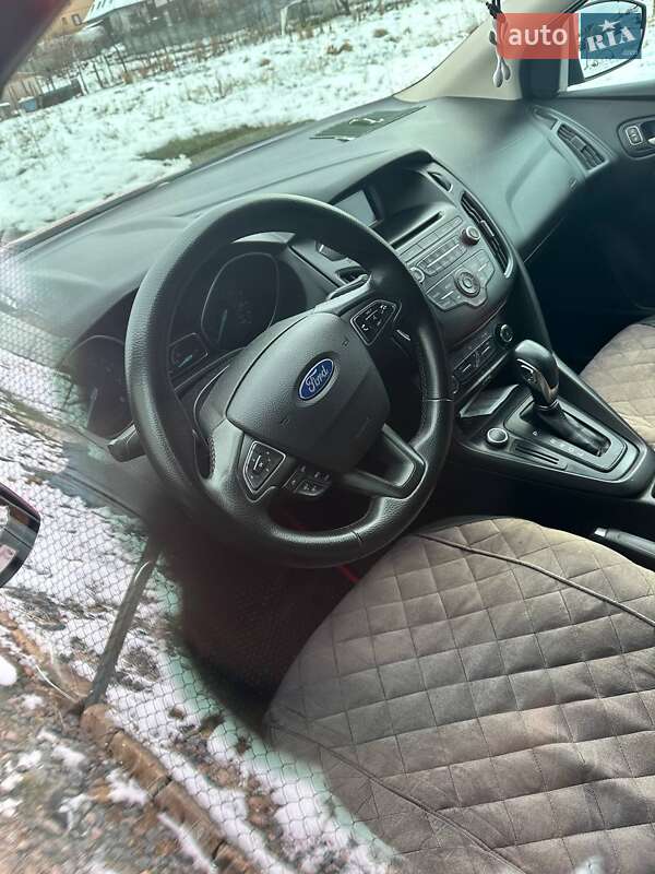 Хэтчбек Ford Focus 2017 в 