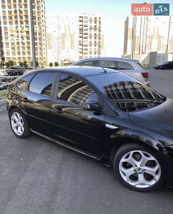 Хэтчбек Ford Focus 2006 в Киеве