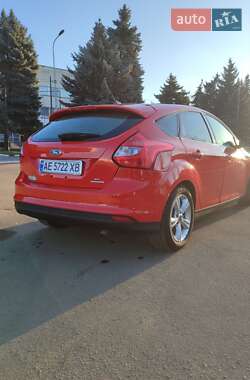 Хэтчбек Ford Focus 2014 в 