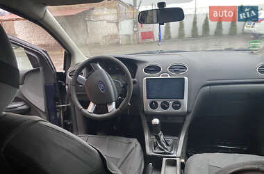 Хетчбек Ford Focus 2006 в Ромнах