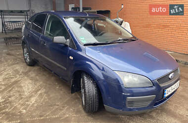 Хетчбек Ford Focus 2006 в Ромнах