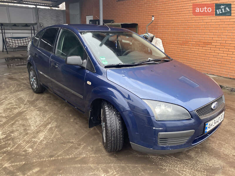 Хетчбек Ford Focus 2006 в Ромнах