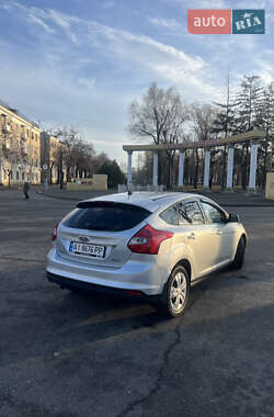 Хэтчбек Ford Focus 2011 в 