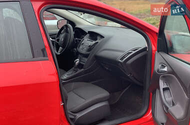 Хэтчбек Ford Focus 2015 в 