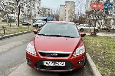 Хэтчбек Ford Focus 2010 в 