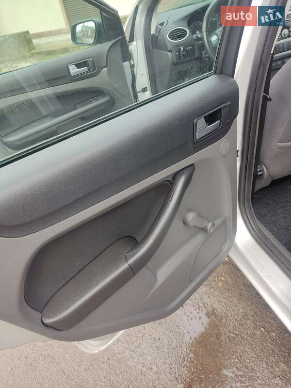 Универсал Ford Focus 2006 в Дубно