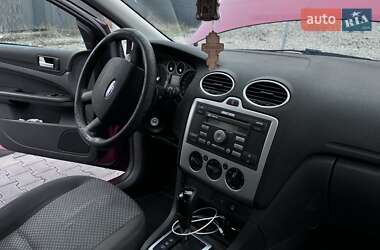 Хетчбек Ford Focus 2005 в 