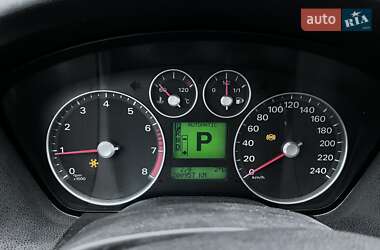 Хетчбек Ford Focus 2005 в 