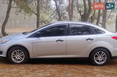 Седан Ford Focus 2015 в 