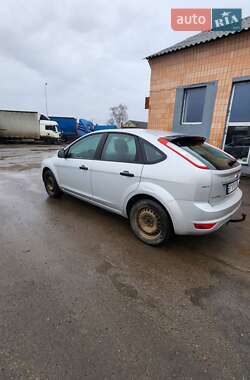Хэтчбек Ford Focus 2010 в 