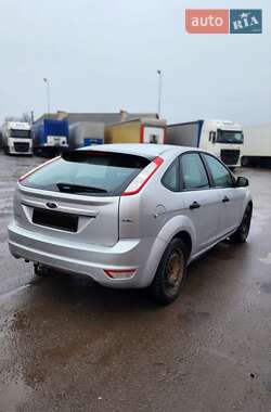 Хэтчбек Ford Focus 2010 в 