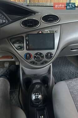Хэтчбек Ford Focus 2002 в Черновцах