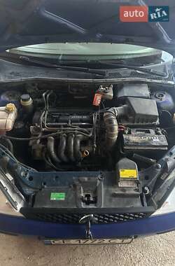 Хэтчбек Ford Focus 2002 в Черновцах