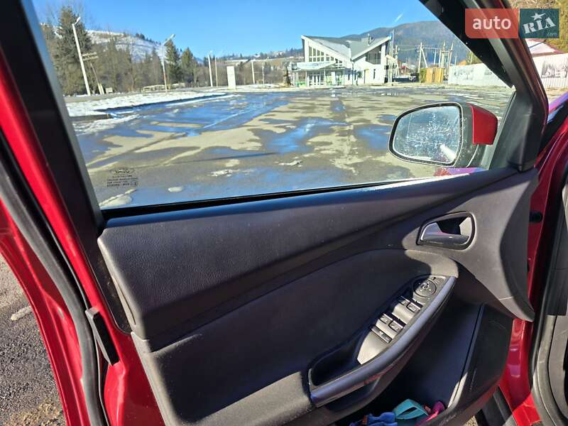 Хетчбек Ford Focus 2011 в Верховині