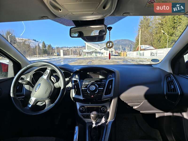 Хетчбек Ford Focus 2011 в Верховині