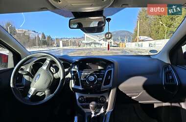 Хетчбек Ford Focus 2011 в 