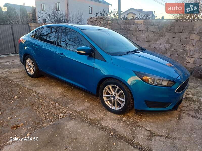 Седан Ford Focus 2015 в 
